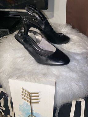 Life Stride Black Slingback Mid Heel Pumps